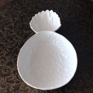 Lilly Pulitzer white porcelain serving bowl